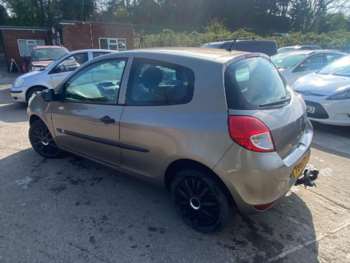 Used Renault Clio 2011 for sale - 74353037: Photo