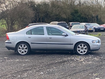 Used Volvo S60 2004 for sale - 77070832: Photo