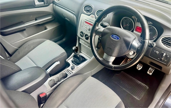 Used Ford Focus 2010 for sale - 74446453: Photo 7