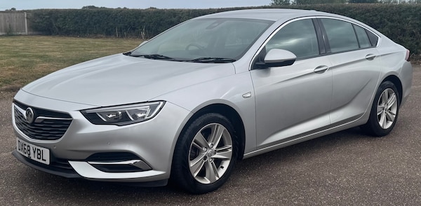 Used Vauxhall Insignia 2018 for sale - 75640997: Photo 1
