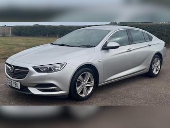 Vauxhall - Insignia