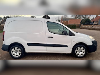 Used Peugeot Partner 2018 for sale - 77088524: Photo