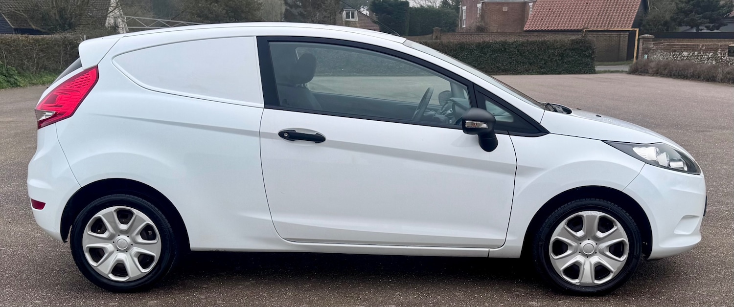 Used Ford Fiesta 2011 for sale - 77747882: Photo 4