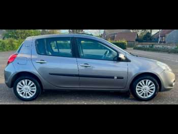 Used Renault Clio 2010 for sale - 74463111: Photo