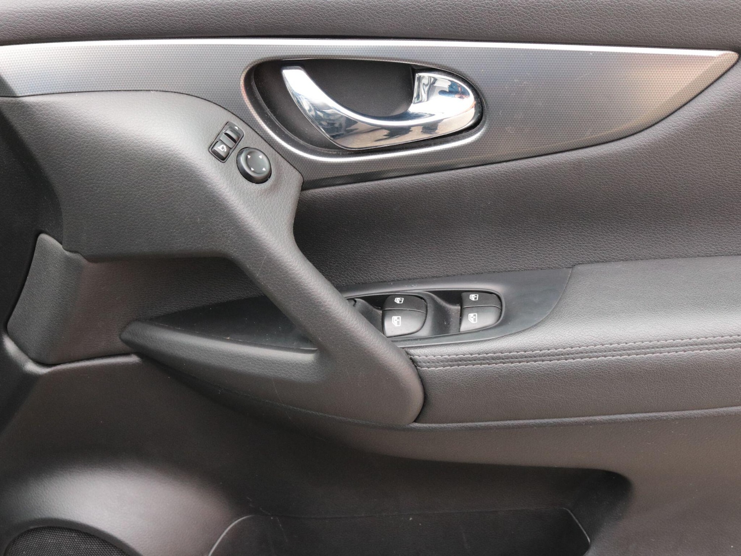 Used Nissan Qashqai for sale - 77823803: Photo 25