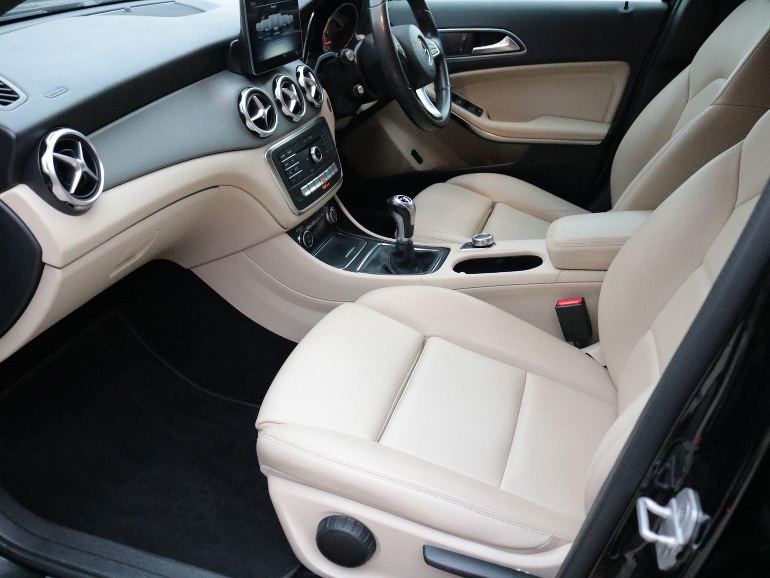 Used Mercedes-Benz GLA 2017 for sale - 76513399: Photo 16