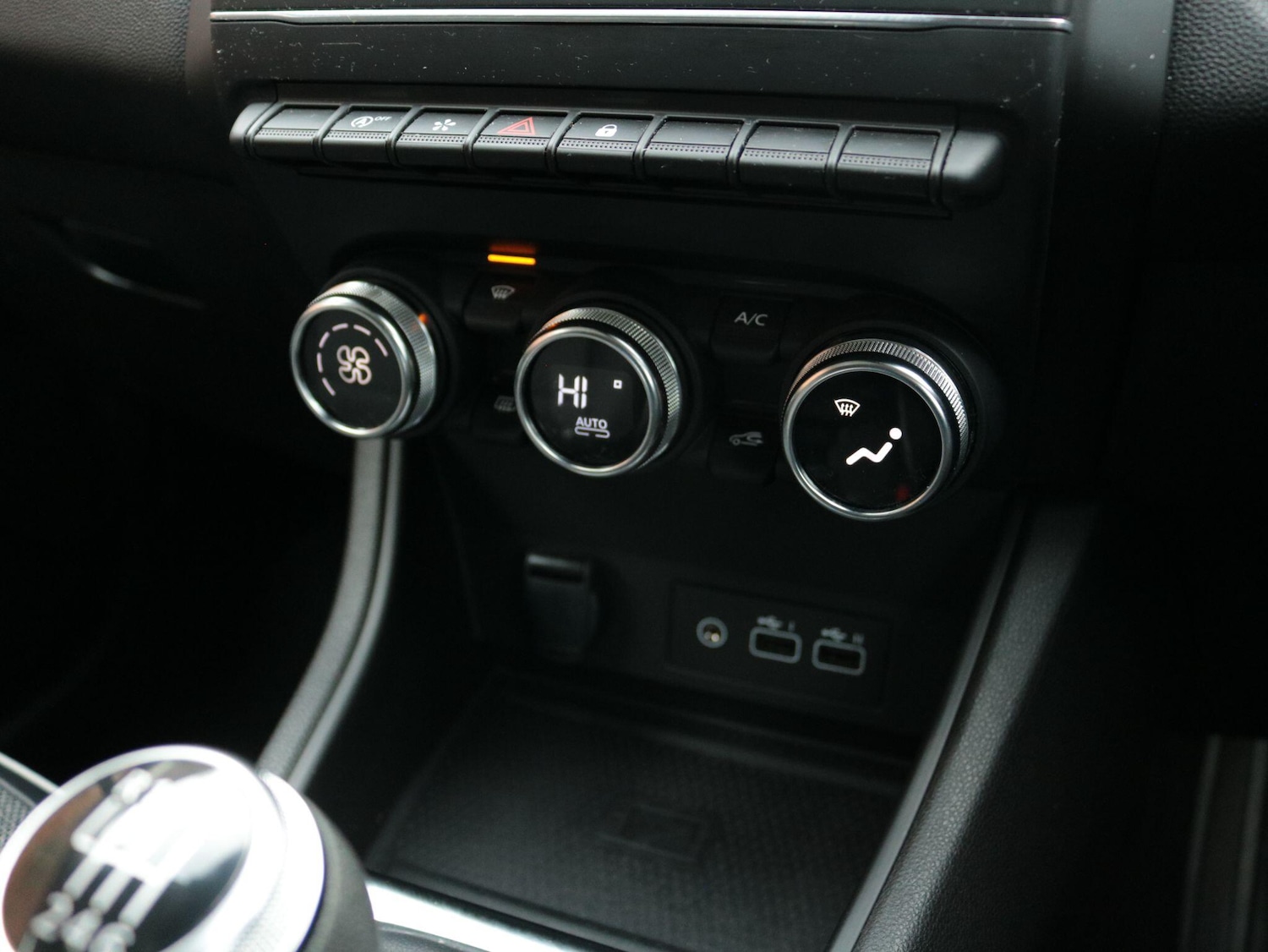 Used Renault Captur 2024 for sale - 77710526: Photo 19