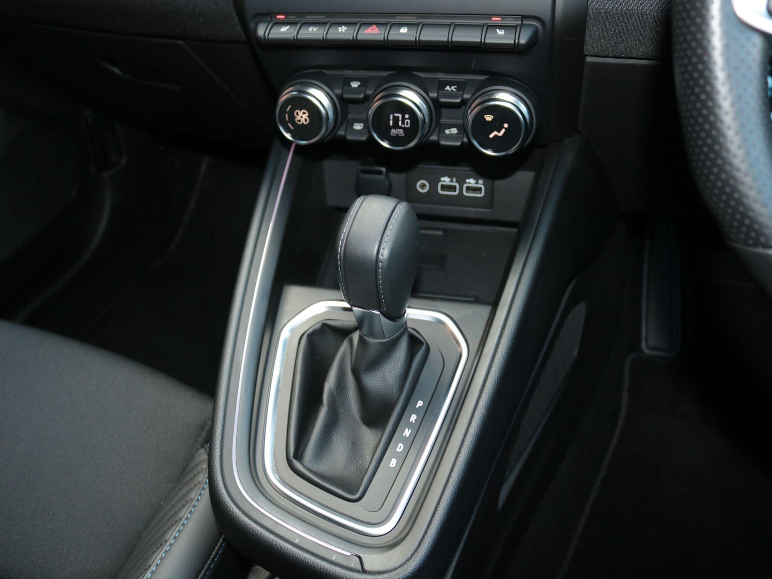 Used Renault Clio for sale - 78136419: Photo 28