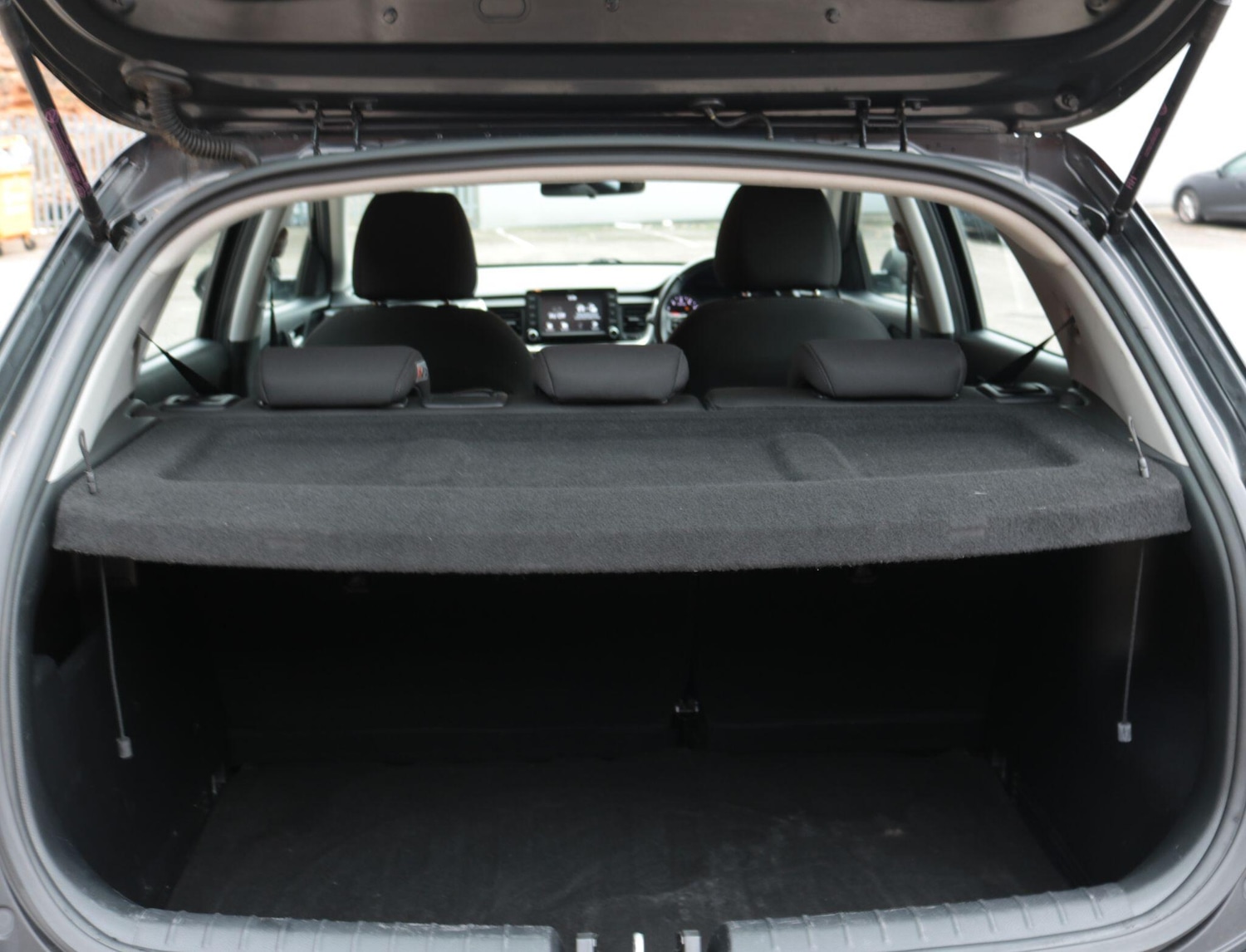 Used Kia Stonic 2018 for sale - 76561937: Photo 12