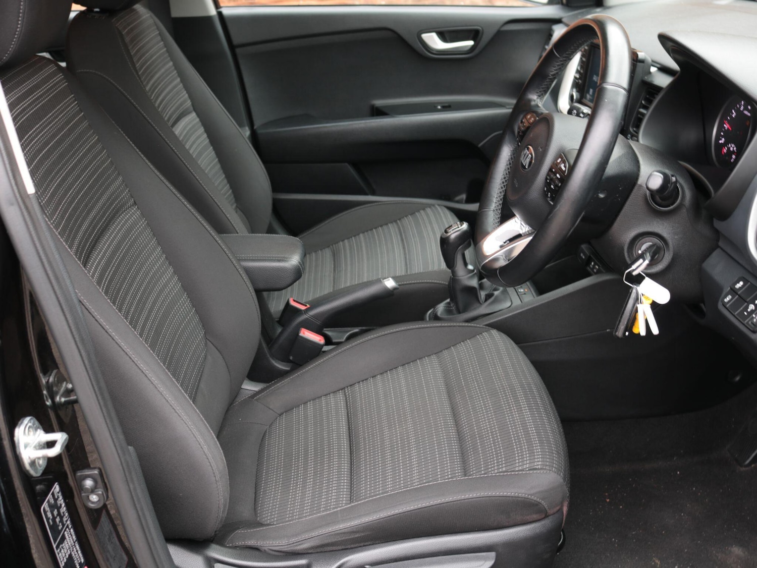 Used Kia Stonic 2018 for sale - 76561937: Photo 13