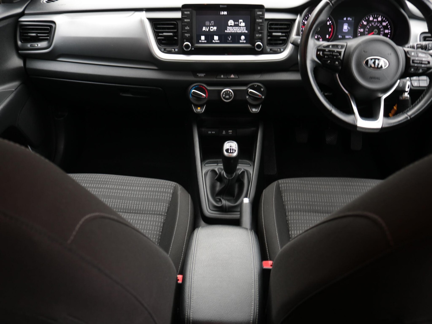 Used Kia Stonic 2018 for sale - 76561937: Photo 14