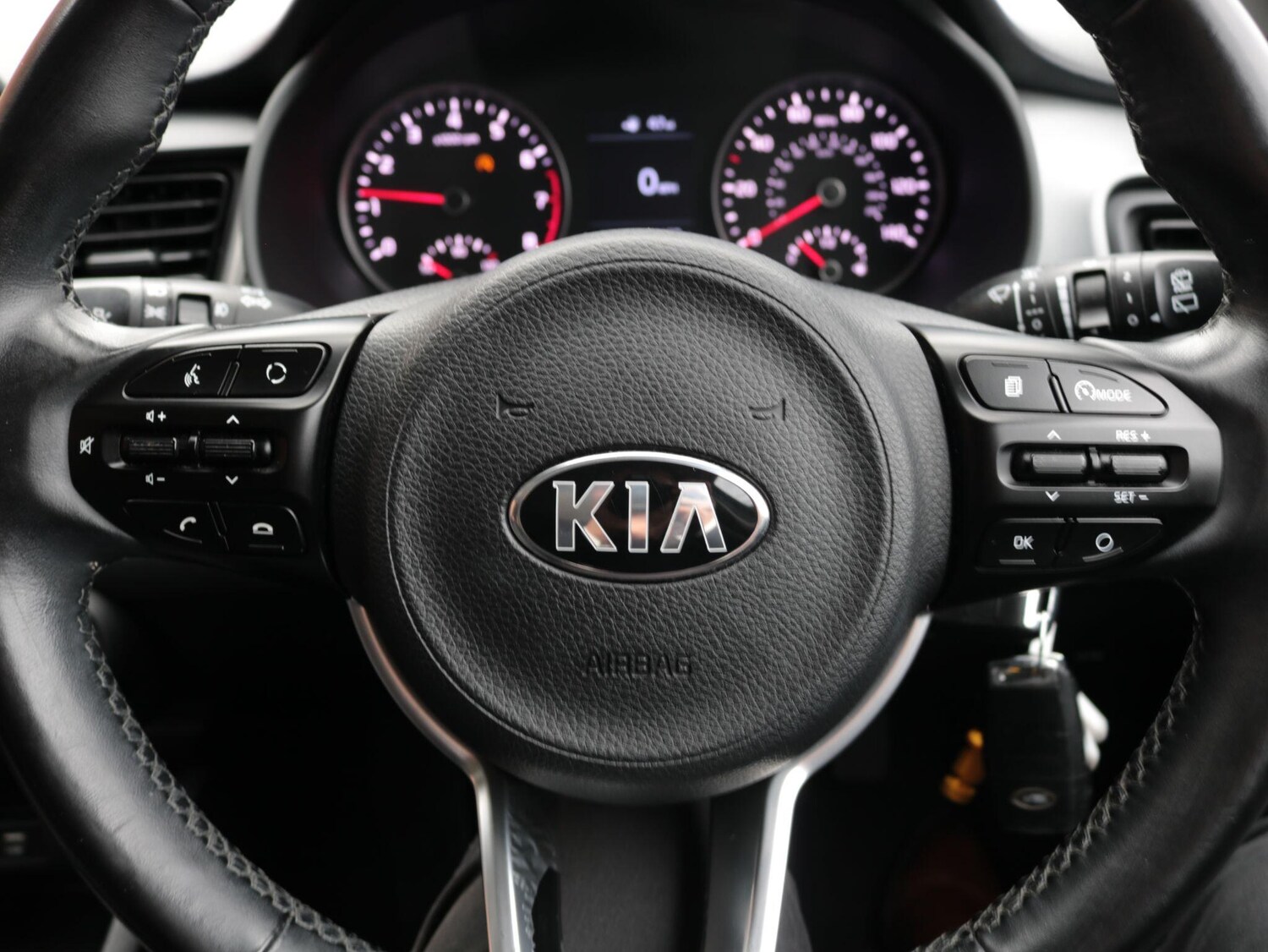 Used Kia Stonic 2018 for sale - 76561937: Photo 17