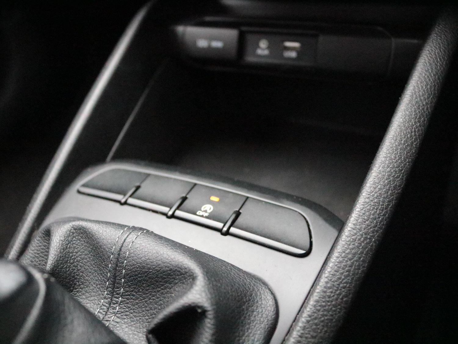 Used Kia Stonic 2018 for sale - 76561937: Photo 20