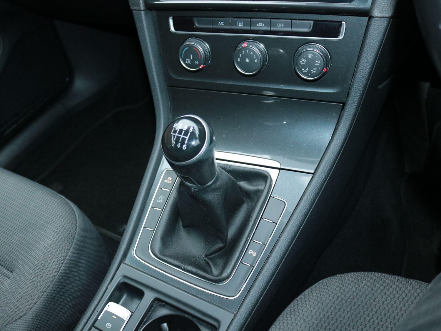 Used Volkswagen Golf 2018 for sale - 77468212: Photo 23