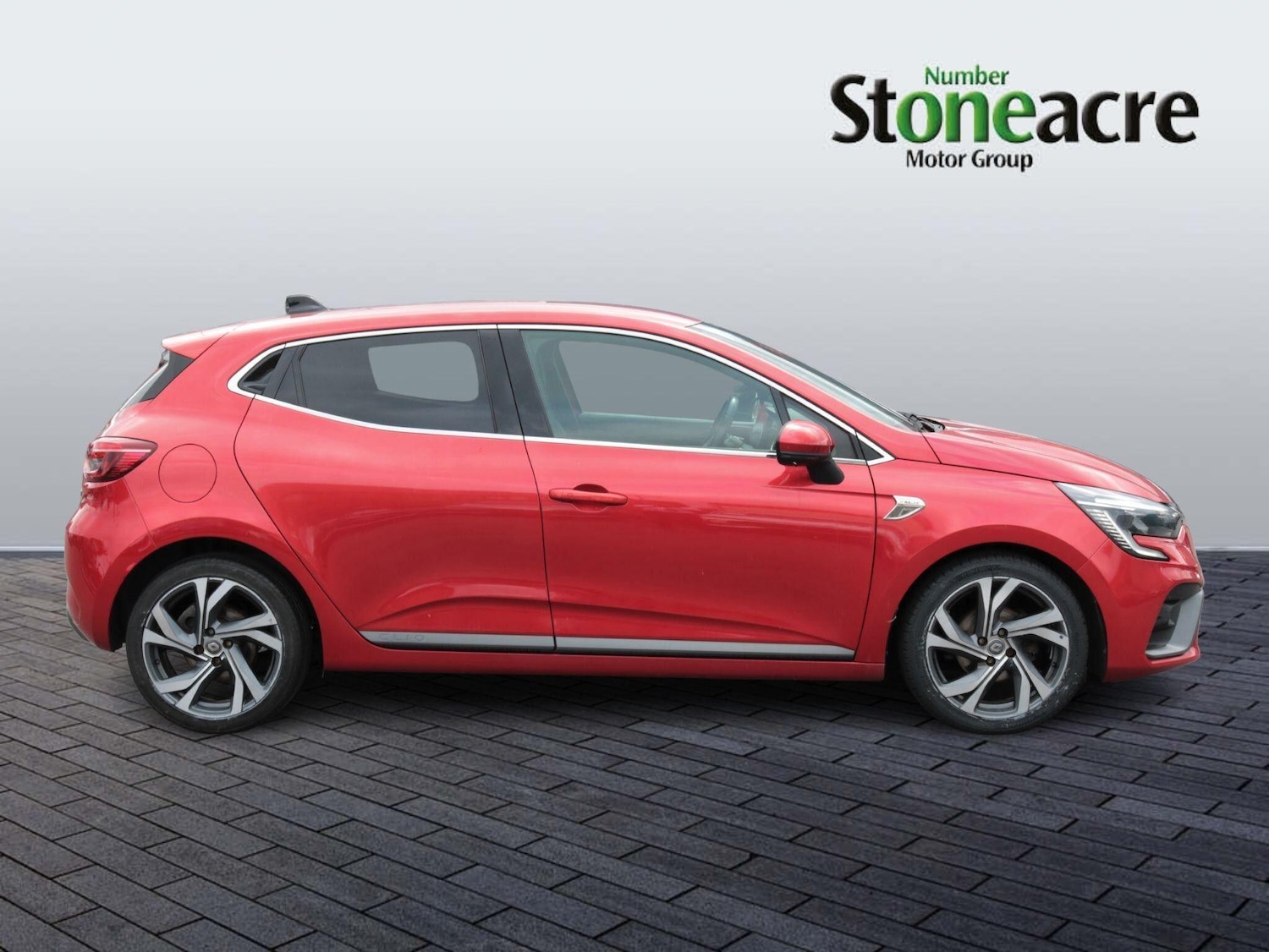 Used Renault Clio 2021 for sale - 76399119: Photo 2