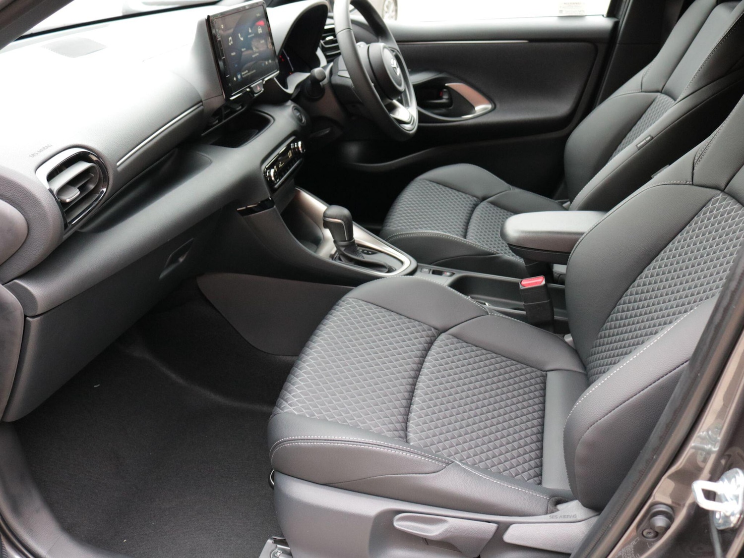 Used Mazda Mazda2 HYBRID 2025 for sale - 76378056: Photo 15