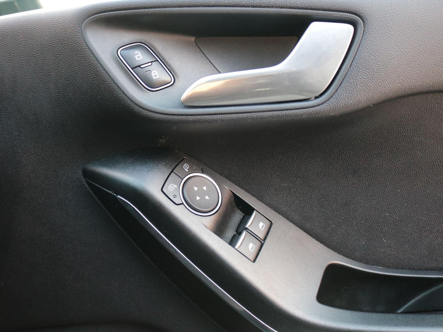 Used Ford Fiesta 2018 for sale - 76964481: Photo 25