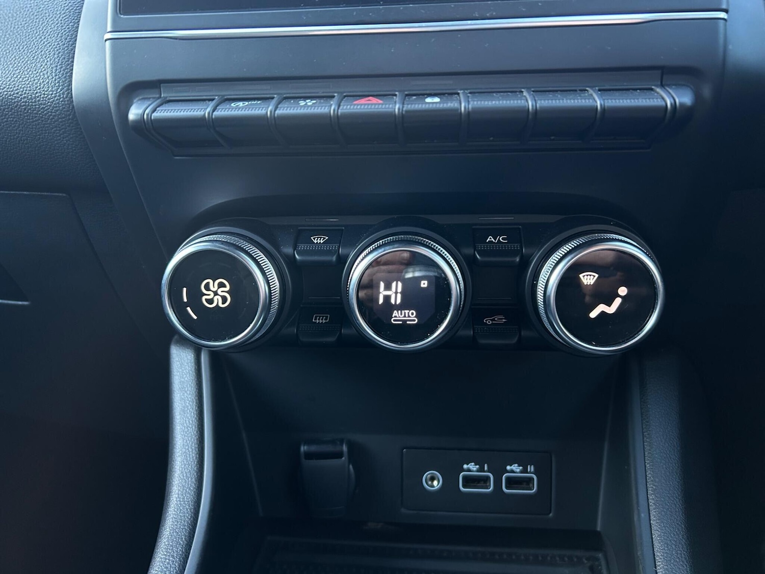 Used Renault Captur 2024 for sale - 77202557: Photo 21