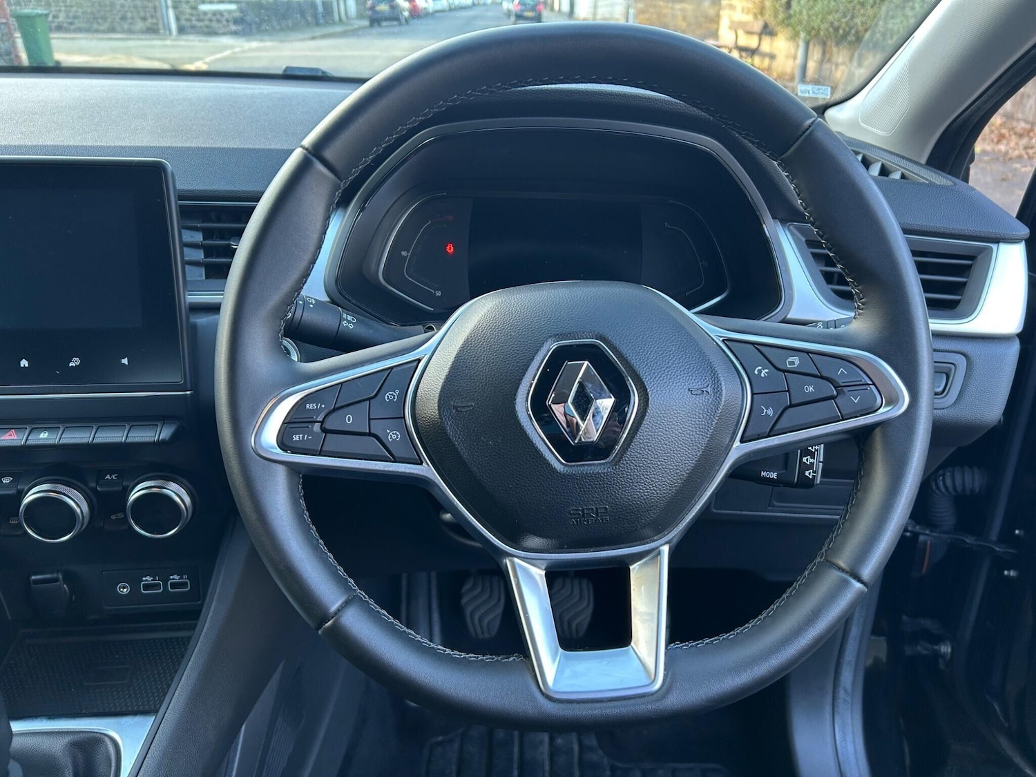 Used Renault Captur 2024 for sale - 77202557: Photo 30