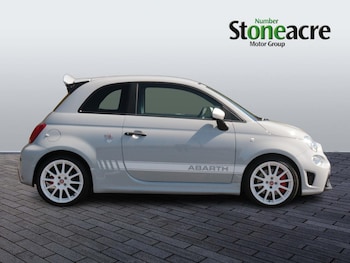 Used Abarth 695 2021 for sale - 78375531: Photo