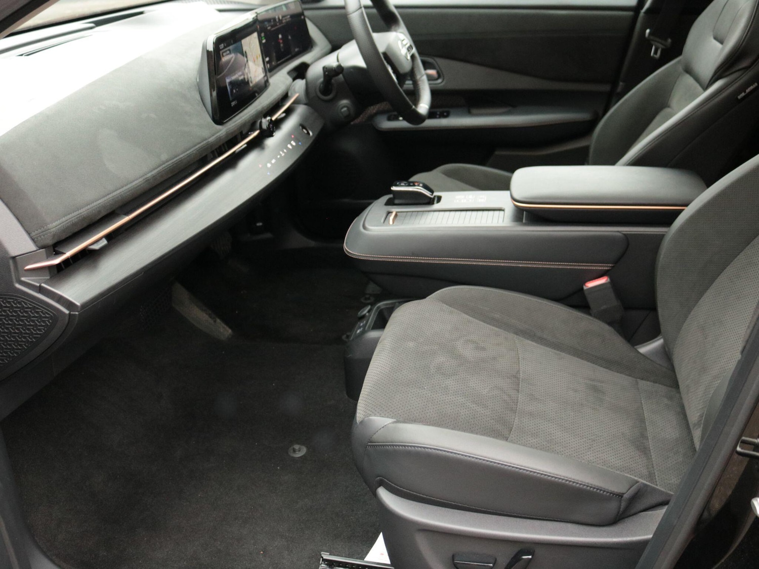 Used Nissan ARIYA 2025 for sale - 77238208: Photo 17