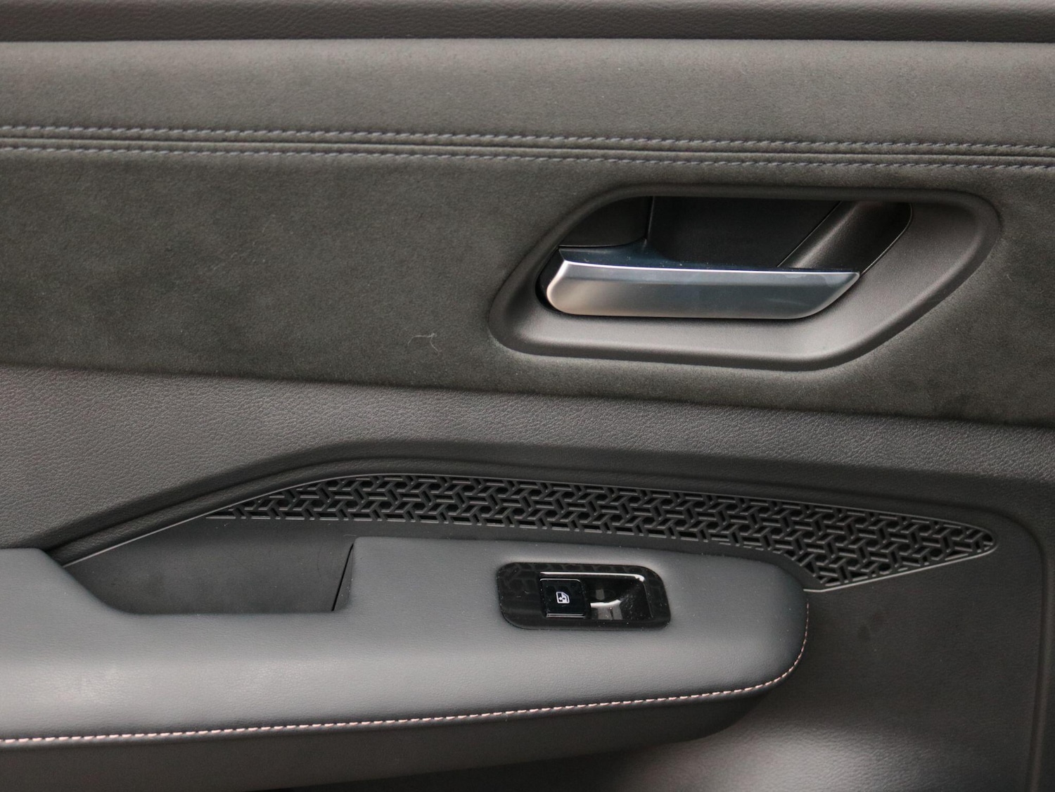 Used Nissan ARIYA 2025 for sale - 77238208: Photo 32