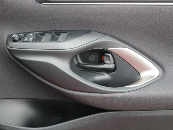 Used Mazda Mazda2 HYBRID 2025 for sale - 76270579: Photo 28