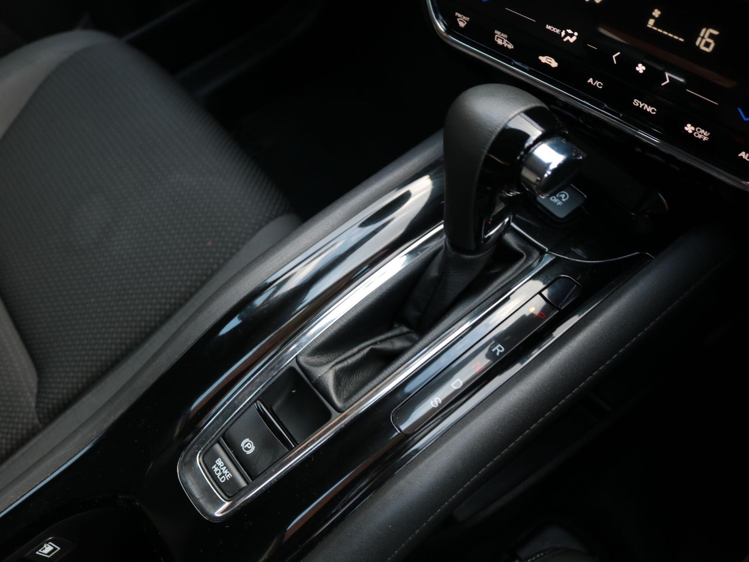 Used Honda HR-V 2020 for sale - 76472336: Photo 24