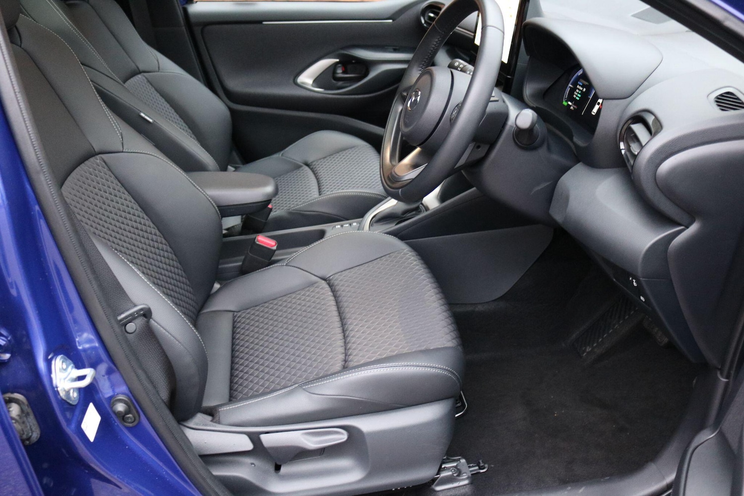 Used Mazda Mazda2 HYBRID 2025 for sale - 77066396: Photo 13