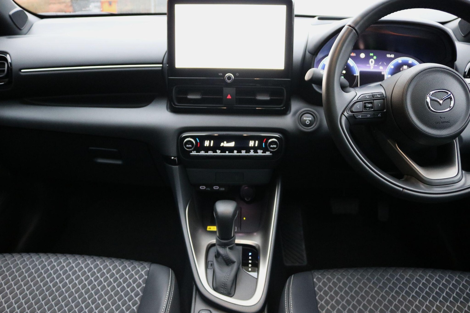 Used Mazda Mazda2 HYBRID 2025 for sale - 77066396: Photo 22