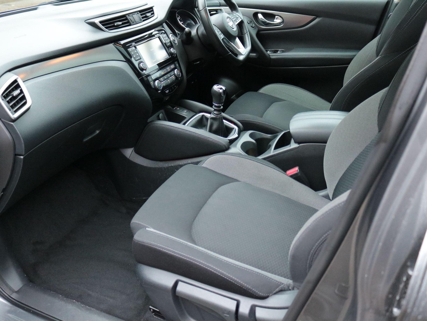 Used Nissan Qashqai 2018 for sale - 77598205: Photo 15