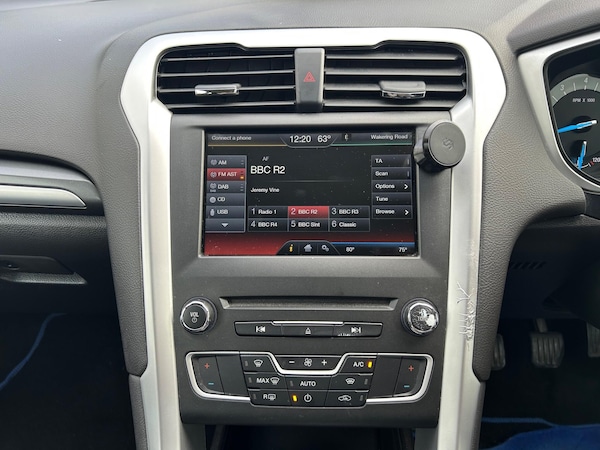 Used Ford Mondeo 2015 for sale - 76260504: Photo 39
