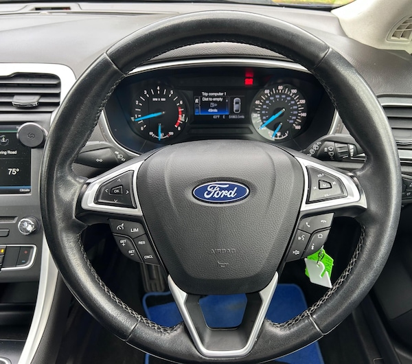 Used Ford Mondeo 2015 for sale - 76260504: Photo 42