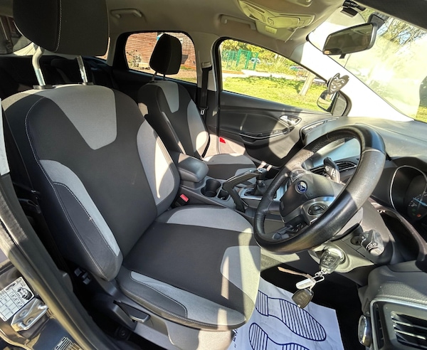 Used Ford Focus 2011 for sale - 76227789: Photo 16