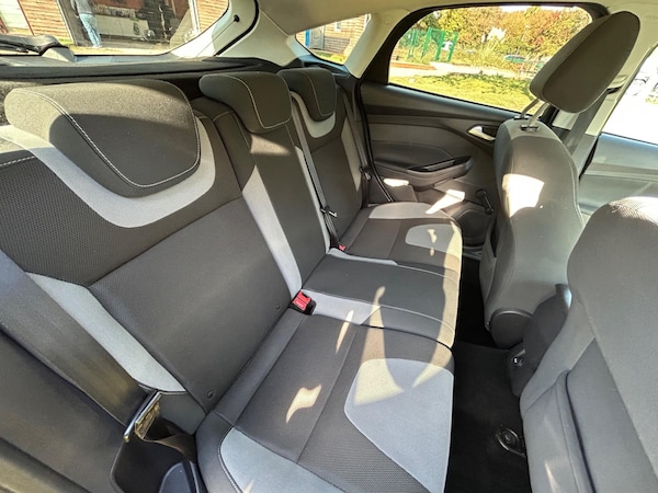 Used Ford Focus 2011 for sale - 76227789: Photo 18
