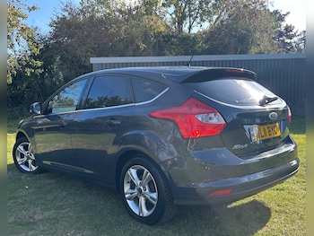 Used Ford Focus 2011 for sale - 76227789: Photo 4