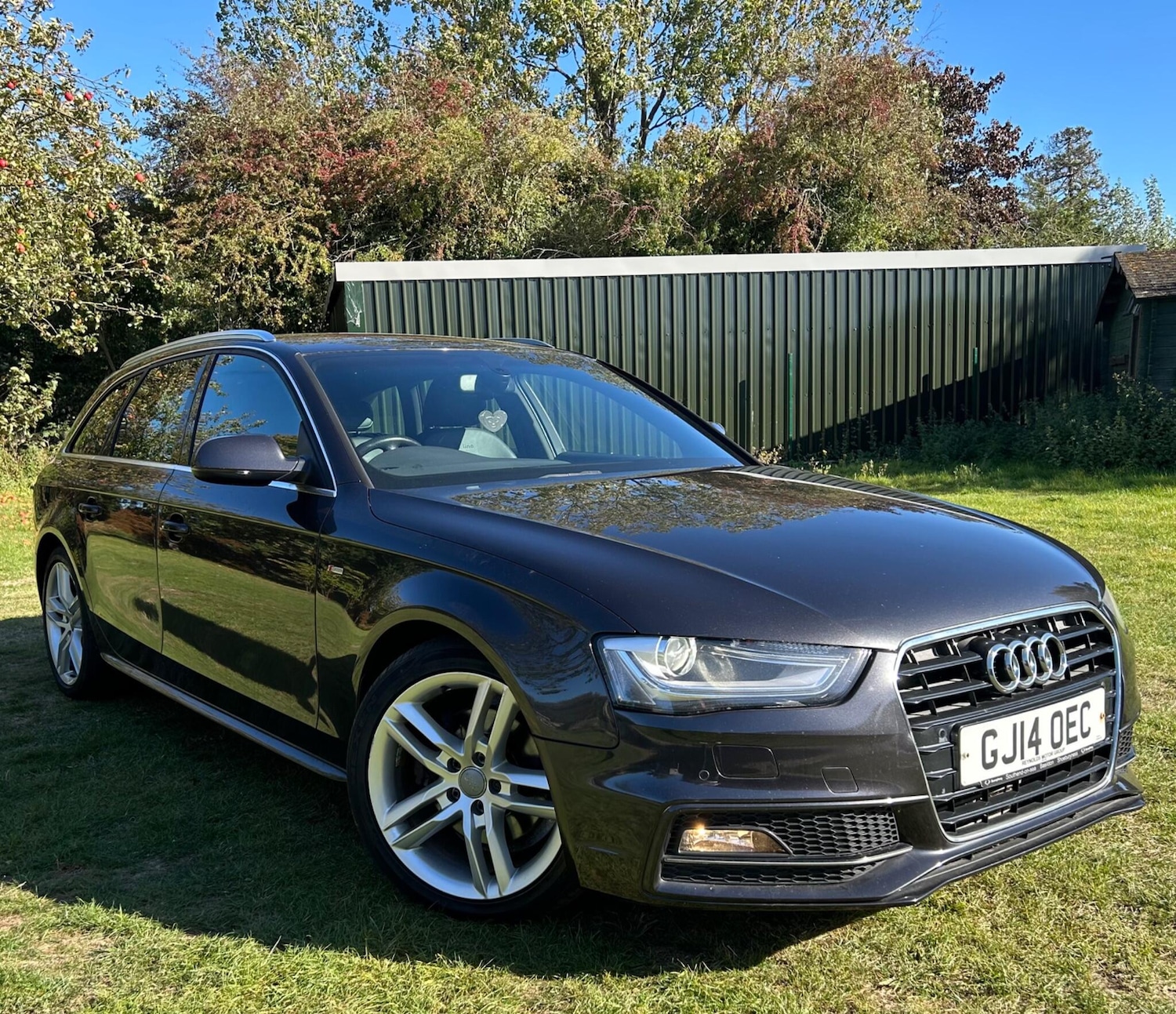 Used Audi A4 Avant 2014 for sale - 76188619: Photo 1