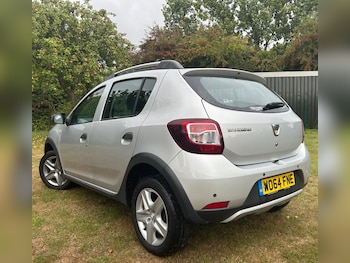 Used Dacia Sandero Stepway 2015 for sale - 75809959: Photo