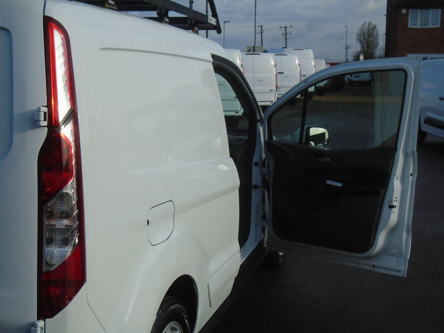 Used Ford Transit Connect 2020 for sale - 77884894: Photo 18