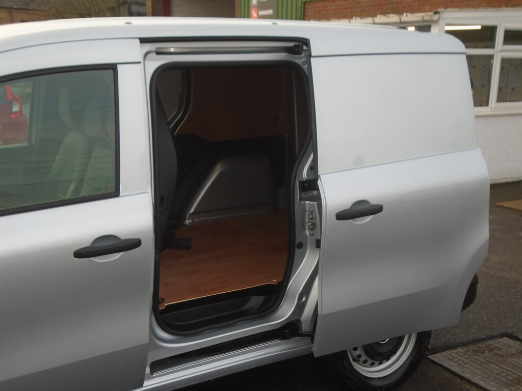 Used Renault Kangoo 2024 for sale - 77964968: Photo 32