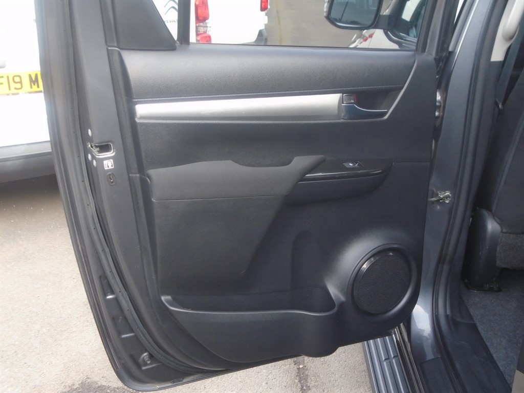 Used Toyota Hilux 2020 for sale - 77964955: Photo 25