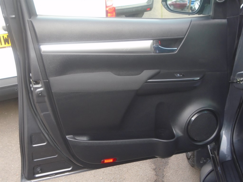 Used Toyota Hilux 2020 for sale - 77964955: Photo 27