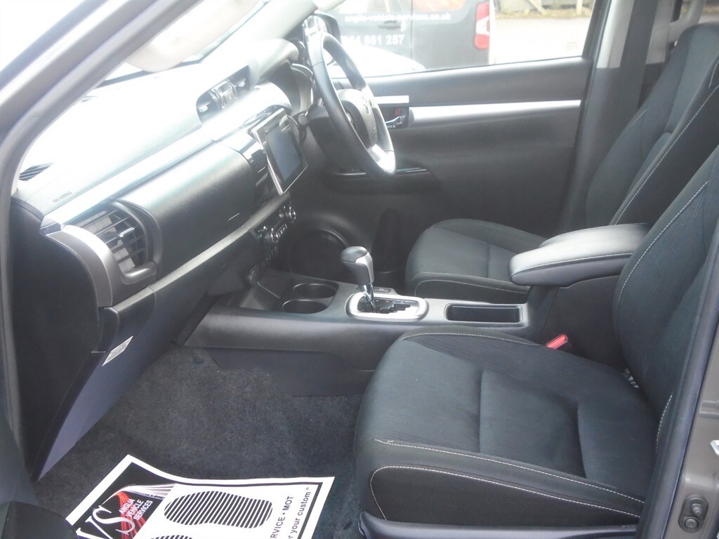 Used Toyota Hilux 2020 for sale - 77964955: Photo 28