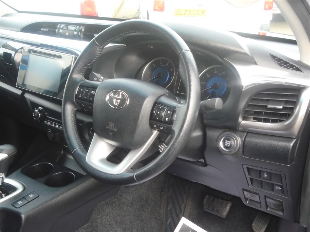 Used Toyota Hilux 2020 for sale - 77964955: Photo 39