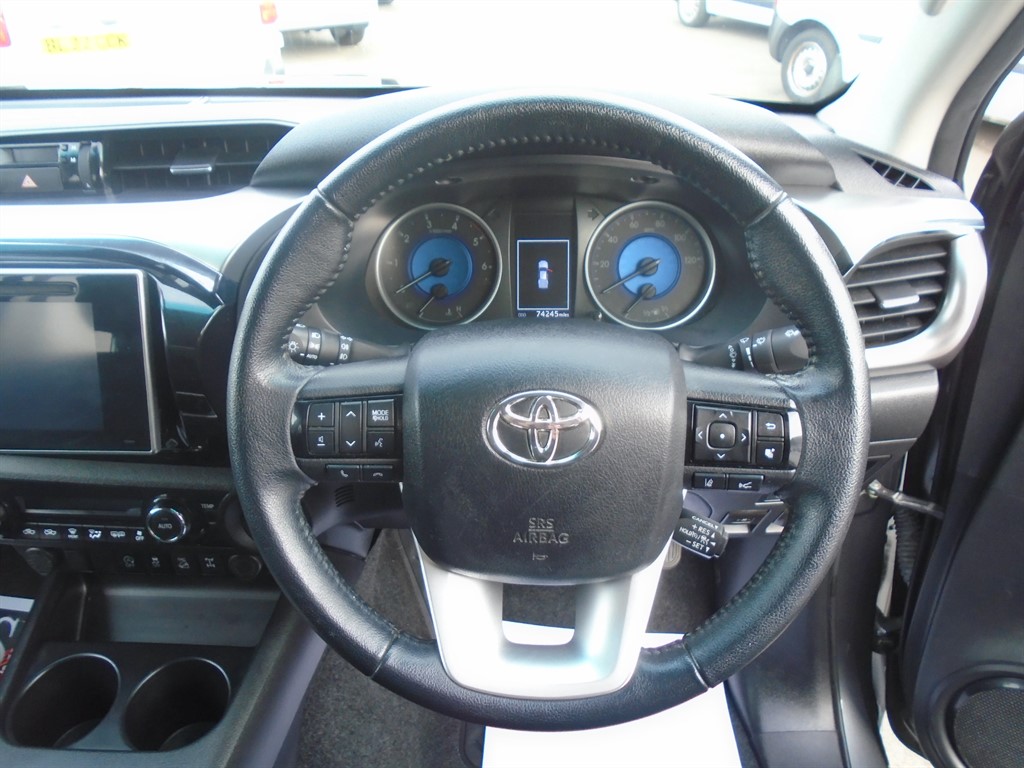 Used Toyota Hilux 2020 for sale - 77964955: Photo 46