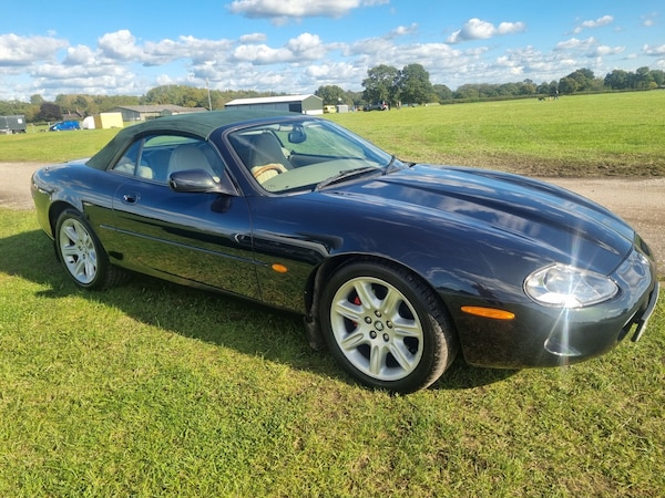 Used Jaguar XK8 1999 for sale - 75261202: Photo 1