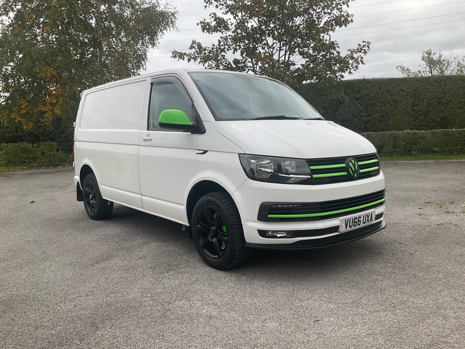 Used Volkswagen Transporter 2016 for sale - 76210901: Photo 1