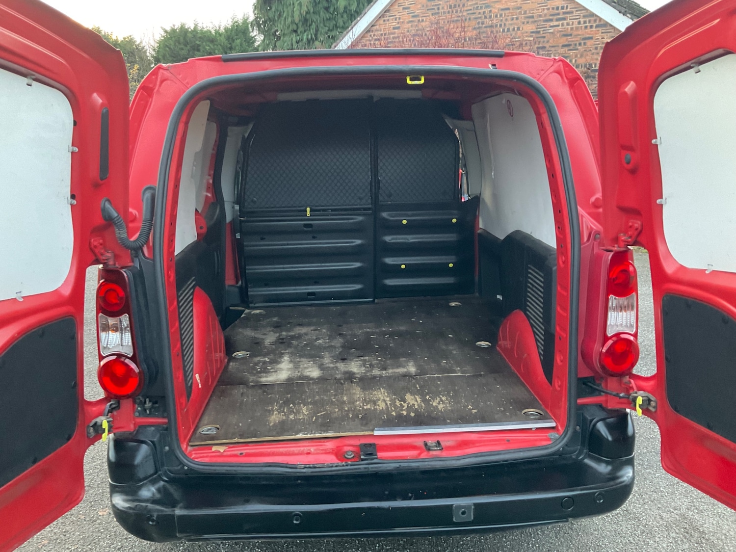 Used Peugeot Partner 2012 for sale - 76895878: Photo 11