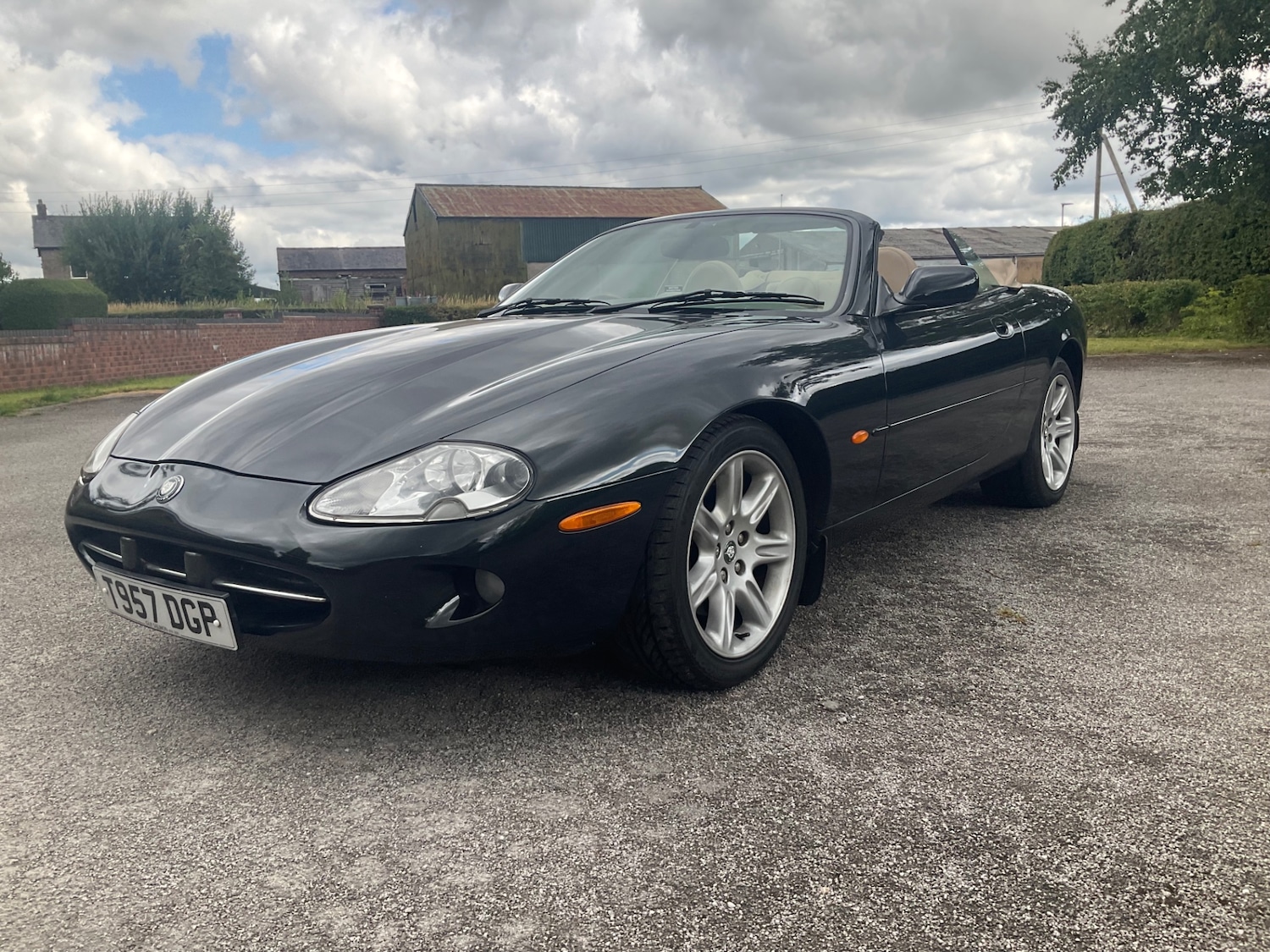 Used Jaguar XK8 1999 for sale - 76963583: Photo 2