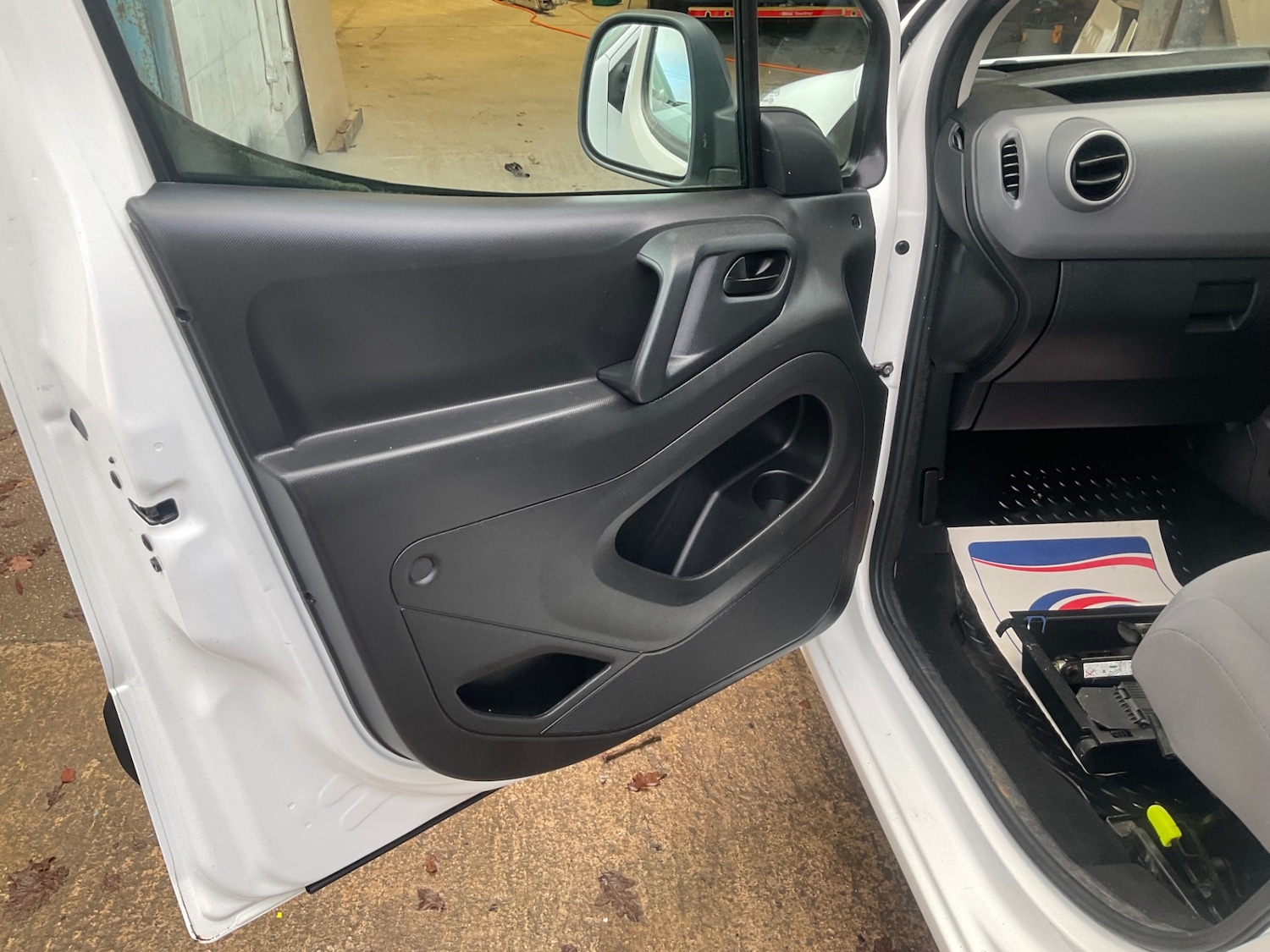 Used Peugeot Partner 2016 for sale - 77001816: Photo 9